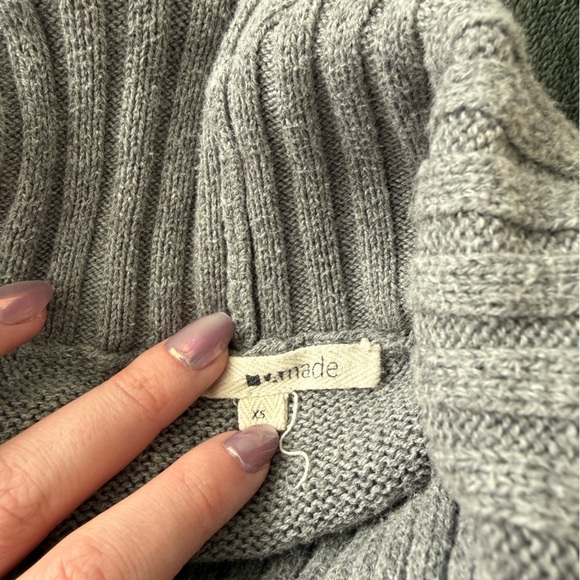 LA Made Revolve Gray Turtleneck Sweater Size XS - Picture 4 of 4